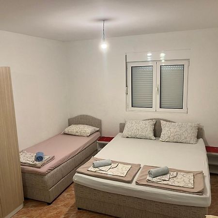 Apartmani Neda Bane Petrovac Extérieur photo