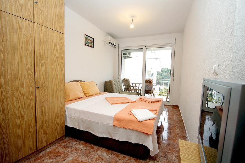 Apartmani Neda Bane Petrovac Chambre photo