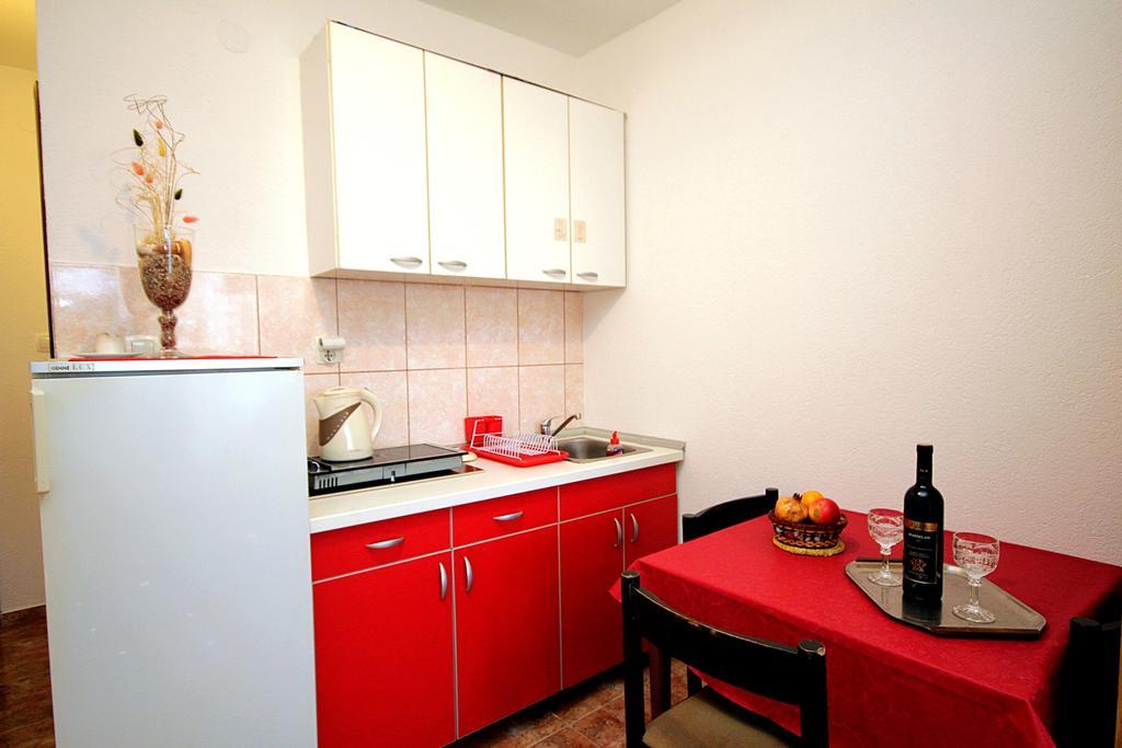 Apartmani Neda Bane Petrovac Chambre photo