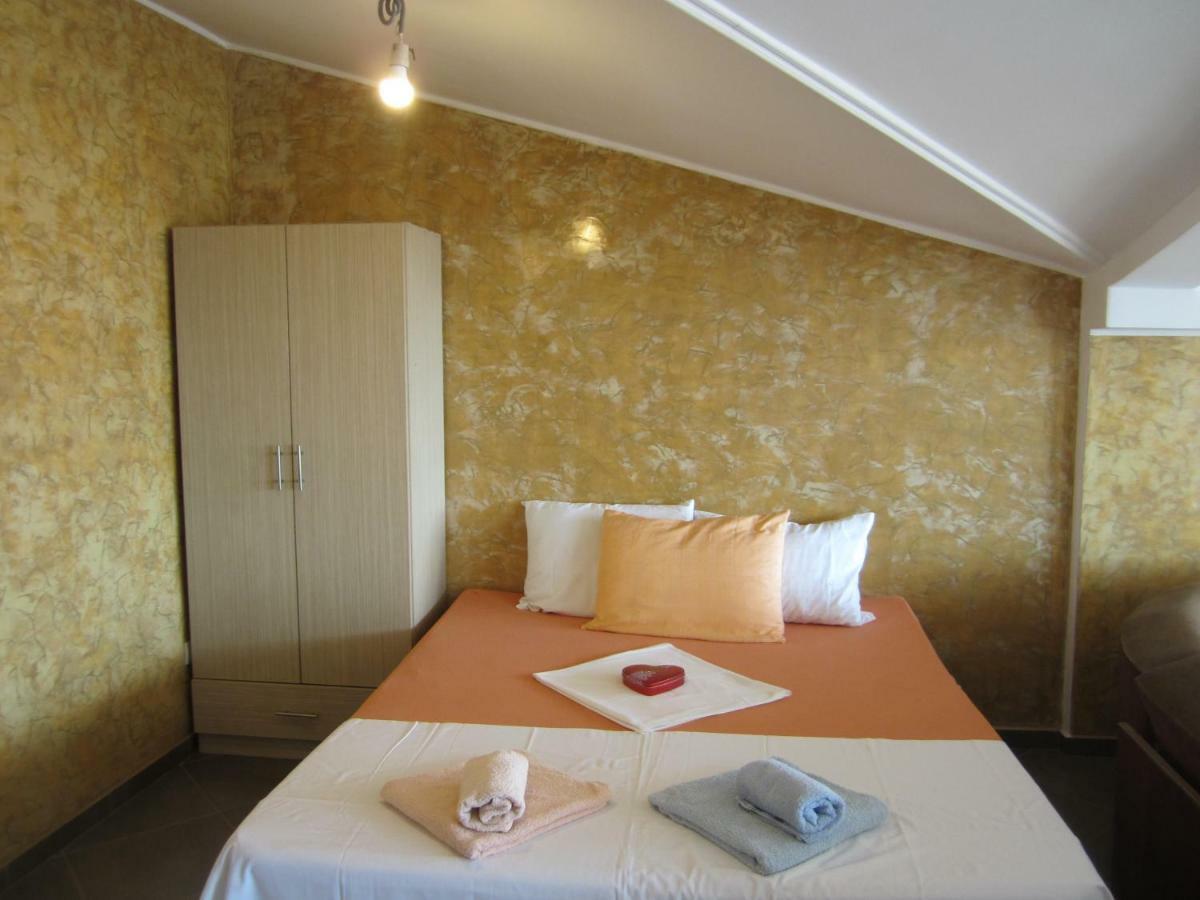 Apartmani Neda Bane Petrovac Extérieur photo