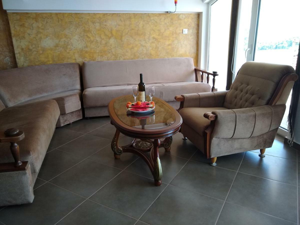 Apartmani Neda Bane Petrovac Extérieur photo