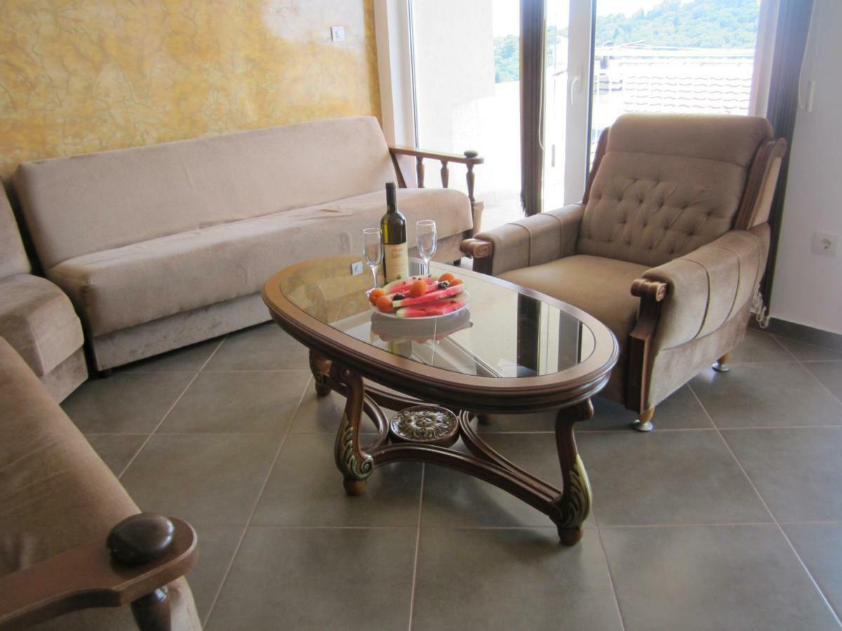 Apartmani Neda Bane Petrovac Extérieur photo