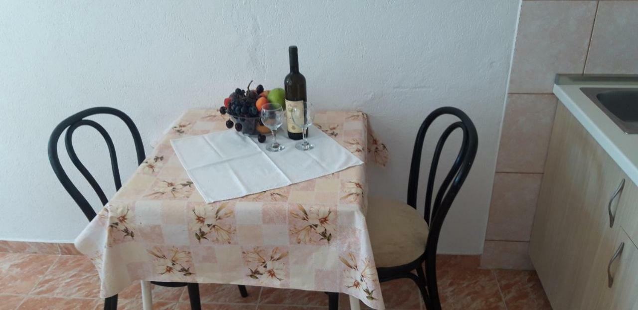 Apartmani Neda Bane Petrovac Extérieur photo