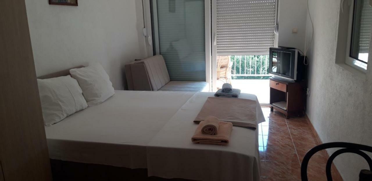 Apartmani Neda Bane Petrovac Extérieur photo