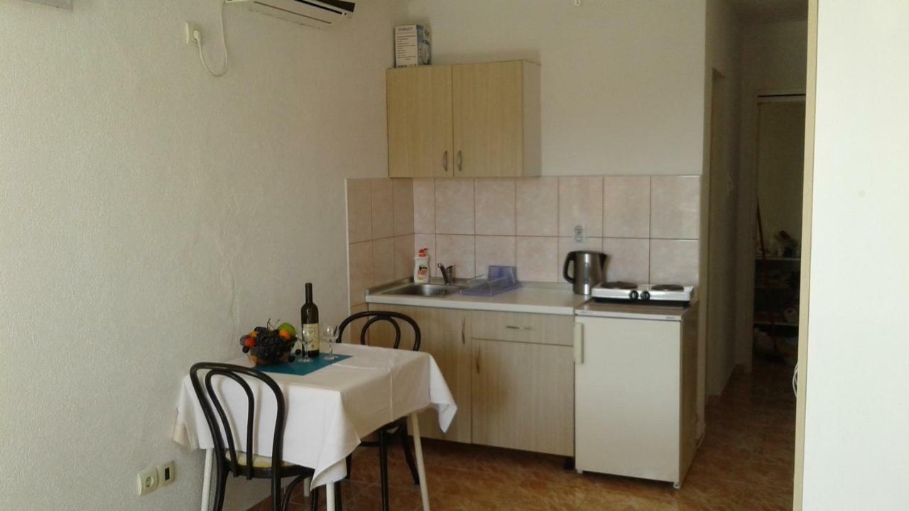 Apartmani Neda Bane Petrovac Extérieur photo